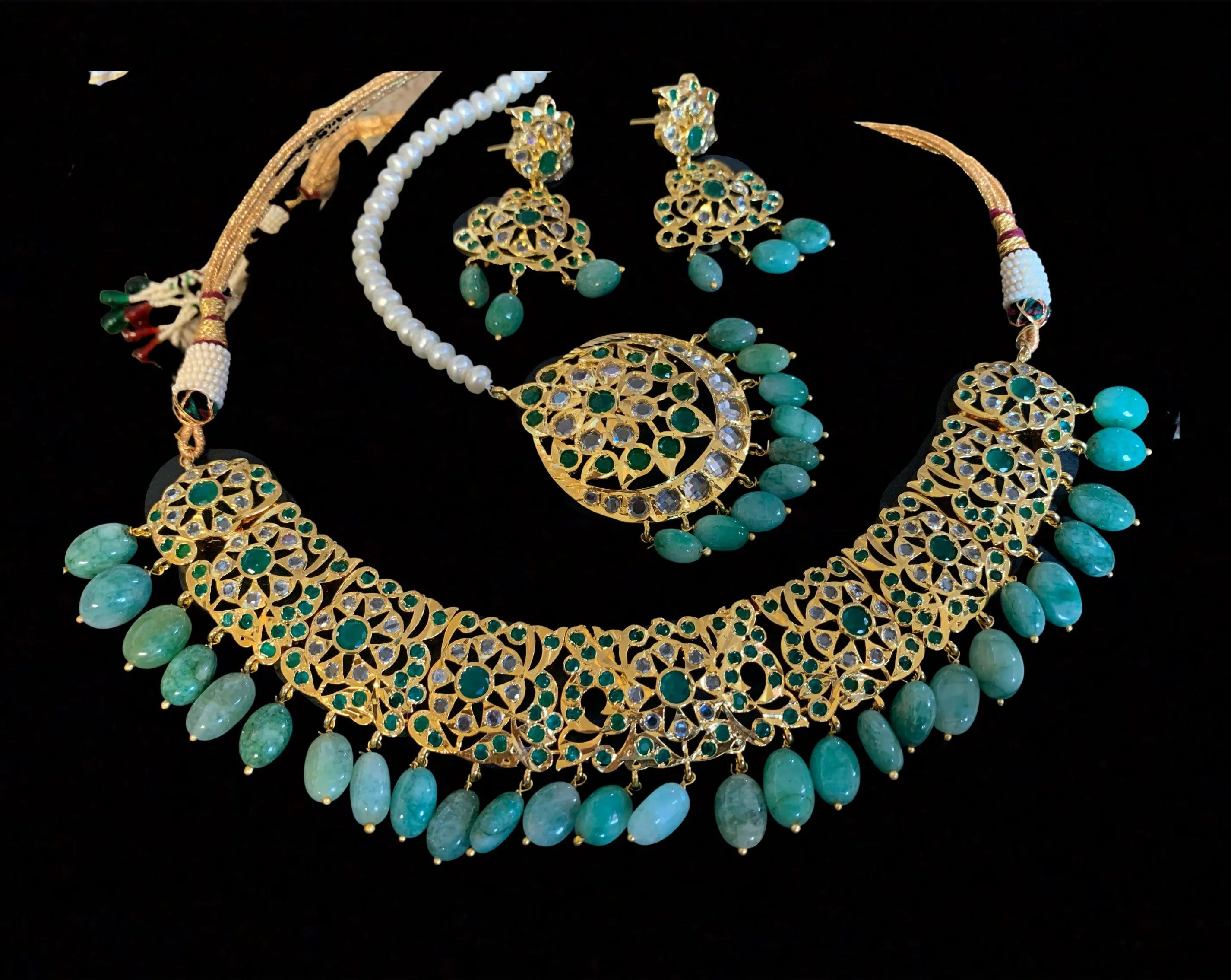 Heena necklace set in emeralds  ( SHIPS IN 3 WEEKS )