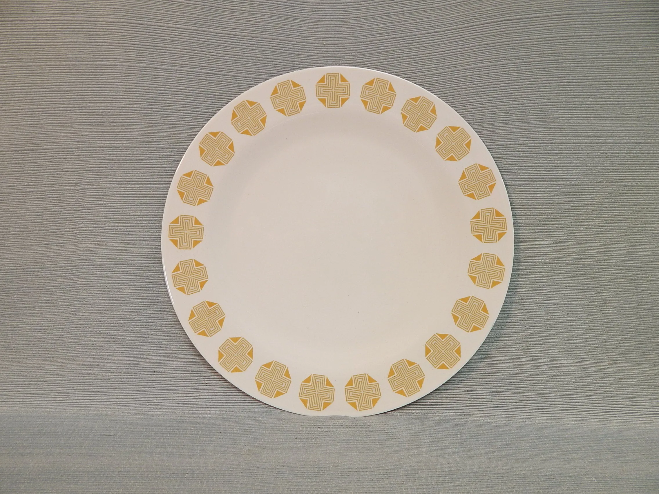 Iroquois Medallion Dinnerware - Setting for 4 (24 Pieces)