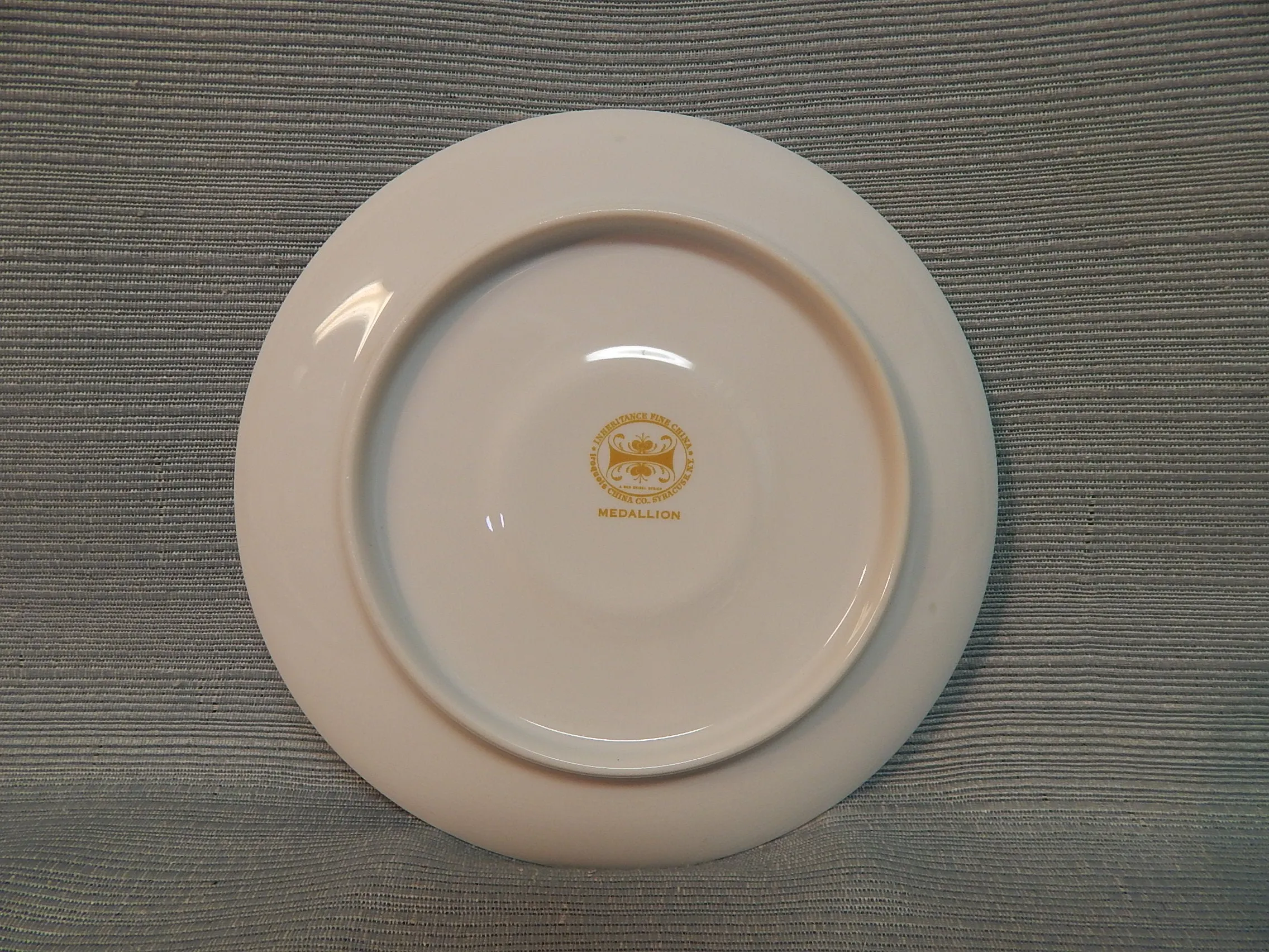 Iroquois Medallion Dinnerware - Setting for 4 (24 Pieces)