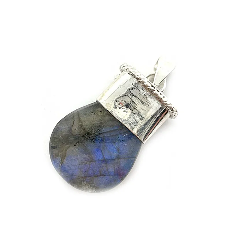 Rein Labradorite Bohemian Shard Pendant